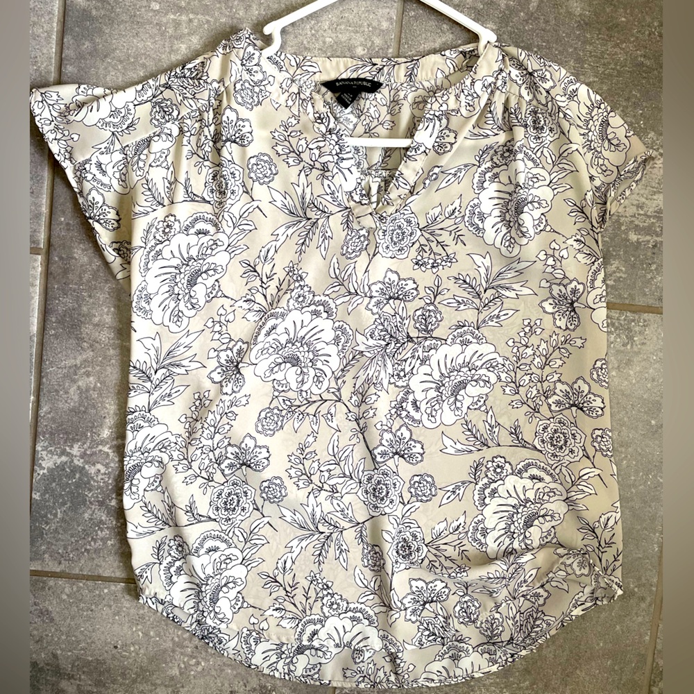 Short sleeve blouse